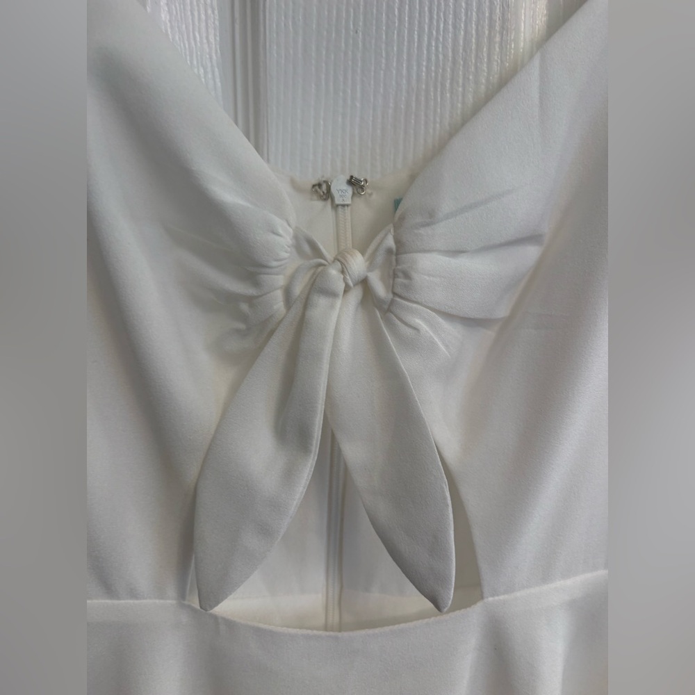Kimchi Blue White Tie Front Mini Dress • Size 6 • Spaghetti Strap • V-Neck • - Picture 6 of 9